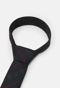 Pier One CHRISTMAS GIFT SET – Cravate Marchandise De Première Qualité Cravates Et Nœuds Papillon Homme Homme -Fashion Soldes 9c4ee80520b745e6afcb1cd72e09772c