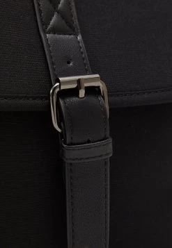 Pier One UNISEX – Mallette Prix Aimable Sacs Fermoir Aimanté -Fashion Soldes 9e683f8e2ac44d8b900f9280b6a29755