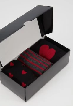 Pier One Excellente Qualité VALENTINES 3 PACK – Chaussettes Sous-vêtements Rayures Homme -Fashion Soldes a17a7a24c89647d88baaee79c244de07