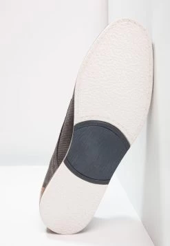 Pier One Chaussures à Lacets Prix Sacrifiés Derbies Et Richelieus Rond Homme -Fashion Soldes a3f5e508e806416a83f3fbfcabeb52e4