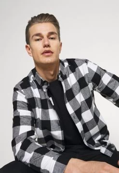 Pier One T-shirt Imprimé Assurance De L’Authenticité T-shirts Col Rond Homme -Fashion Soldes a4d670458d814286a0f9a4d484a2d97c