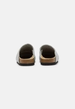 Pier One Prix Accessible UNISEX – Chaussons Sandales Et Tongs Rond -Fashion Soldes a4fb3f2f20d74be3b8e42d1c52505a41