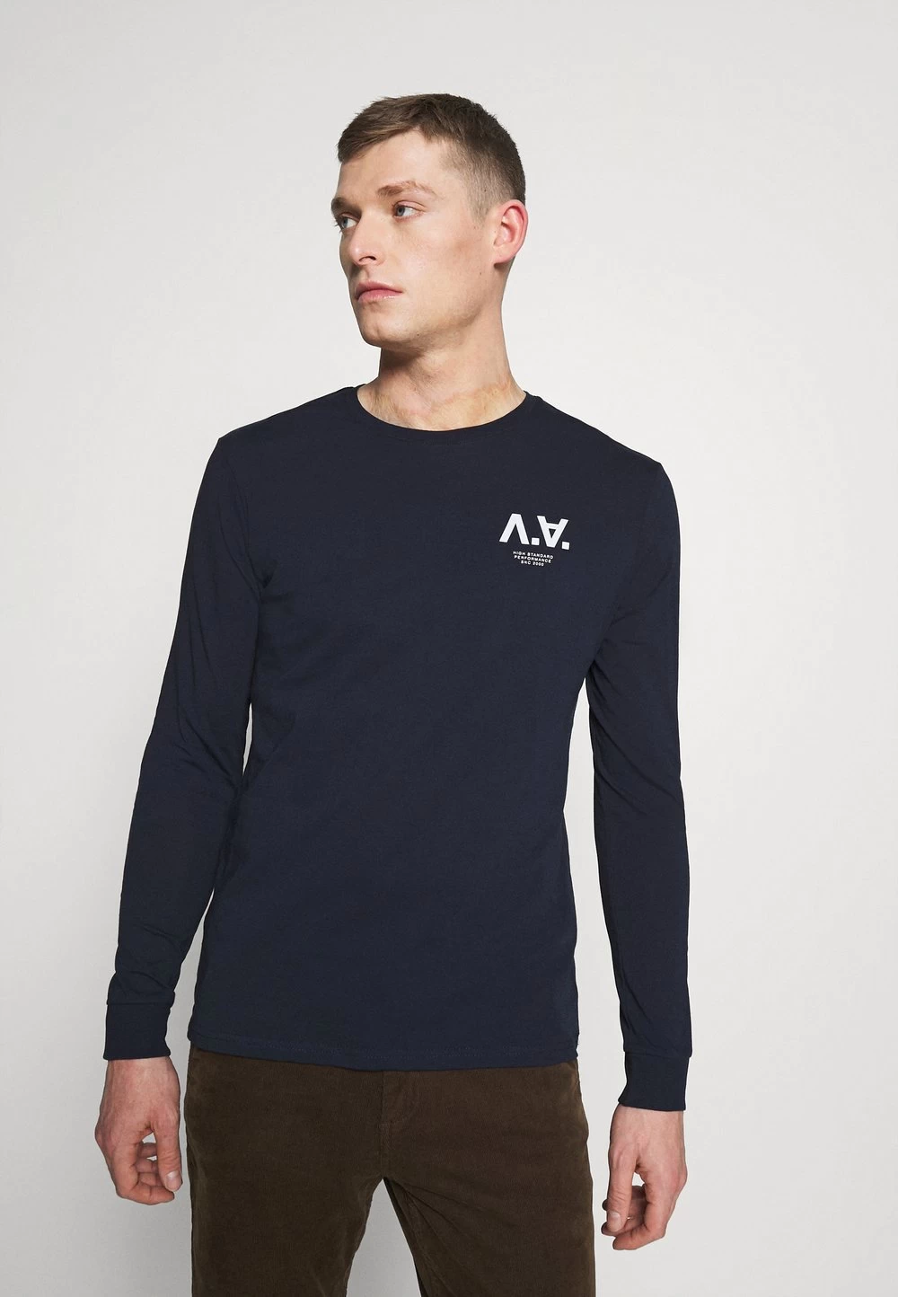 Pier One T-shirt à Manches Longues Soldes En Ligne T-shirts Col Rond Homme 1 Pier One T-shirt à Manches Longues Soldes En Ligne T-shirts Col Rond Homme