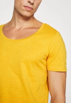 Prix Avantageux Pier One T-shirt Basique T-shirts Encolure Large Ronde Homme 17 Prix Avantageux Pier One T-shirt Basique T-shirts Encolure Large Ronde Homme -Fashion Soldes a899c187bfe34c968bd43da55b612576