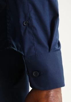 Pier One Chemise Classique Bonne Qualité Costumes Col Kent Homme -Fashion Soldes a981985757a6442b95e0fe13b60c9050