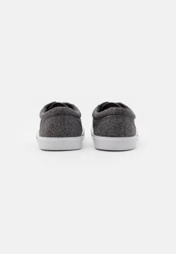 Pier One Prix Incroyables Baskets Basses Sneakers Rond Unisex 9 Pier One Prix Incroyables Baskets Basses Sneakers Rond Unisex -Fashion Soldes b42e79fe15a343b185c245813ca1fbbd