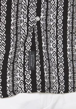 Pier One Chemise 50% Off De Vente Chemises Col Revers Homme -Fashion Soldes b4e3ab36a0cc4b79b9b71a9f3b8f439f