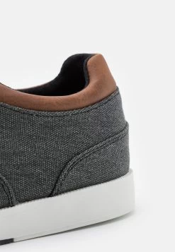 Pier One Prix Gelé Chaussures à Lacets Derbies, Richelieus & Chaussures Bateau Rond Homme -Fashion Soldes b5777430521a4850bf35d69d902f196f