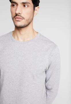 Qualité Garantie 100% Pier One T-shirt à Manches Longues T-shirts Col Rond Homme -Fashion Soldes b6c7ae9ca5d84f0ca28a16d49e9d7d29