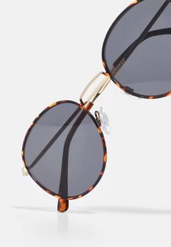 Prix Malin Pier One UNISEX – Lunettes De Soleil Ronde 7 Prix Malin Pier One UNISEX – Lunettes De Soleil Ronde -Fashion Soldes b72559c07238497cb4d68d31cb8ed92b