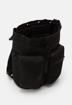 Prix Accessible Pier One UNISEX – Sac à Dos Sacs Fermeture à Clip 8 Prix Accessible Pier One UNISEX – Sac à Dos Sacs Fermeture à Clip -Fashion Soldes b9cc6cc066aa4cb59802d990cd2af155