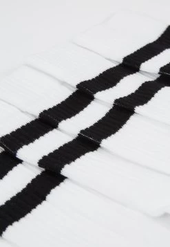 Prix De Rêve Pier One 5 PACK – Chaussettes Sous-vêtements & Chaussettes Homme Homme -Fashion Soldes bba04d20a797407b9b5f49c4e56503ef