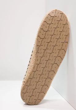 Pier One UNISEX – Espadrilles Prix Refroidis Chaussures Basses Rond Homme -Fashion Soldes bd07e57455dd4f73a673b9ee028740f1