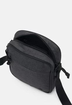 Pier One Meilleure Qualité Sac Bandoulière Sacs Compartiment Pour Téléphone Portable Homme 6 Pier One Meilleure Qualité Sac Bandoulière Sacs Compartiment Pour Téléphone Portable Homme -Fashion Soldes bd5623b76c41416f8de77bb4a004fb71