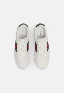 Pier One Un Tarif Préférentiel UNISEX – Baskets Basses Sneakers Rond Homme -Fashion Soldes c26f7091d1734700979737442b1ac47b