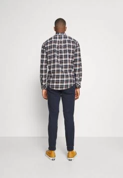 Pier One Chemise Prix Abordable Chemises Col à Boutons Homme -Fashion Soldes c2b78e4fde8840229734724424565470