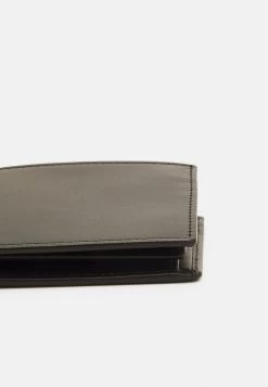 Assurance De L’Authenticité Pier One Portefeuille Petite Maroquinerie Compartiment à Monnaie Homme -Fashion Soldes c4208777e4774ab9934594e35b9c7d74