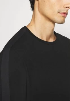 Pier One LOUNGE TEE – Haut De Pyjama Promos Pyjamas Col Rond Homme 12 Pier One LOUNGE TEE – Haut De Pyjama Promos Pyjamas Col Rond Homme -Fashion Soldes c4c10f2e04b8440bb32d2687d7abf3ca