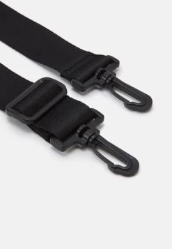 Prix Réduit Pier One UNISEX – Sac De Sport Sacs Fermeture éclair 10 Prix Réduit Pier One UNISEX – Sac De Sport Sacs Fermeture éclair -Fashion Soldes ce129610e8304c828858e29d5894a417