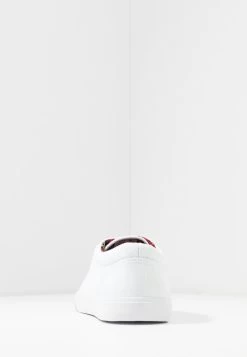 Pier One UNISEX – Baskets Basses Faible Prix Sneakers Rond -Fashion Soldes d2771c5e3afe4ebc984199e3bf989b78