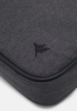 Pier One Meilleure Qualité Sac Bandoulière Sacs Compartiment Pour Téléphone Portable Homme 7 Pier One Meilleure Qualité Sac Bandoulière Sacs Compartiment Pour Téléphone Portable Homme -Fashion Soldes d5500ab1f32a4315ac22fe8ea521ff9e