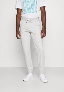 Pier One Meilleur Prix Garanti 3 PACK – Pantalon De Survêtement Pantalons Normale Homme -Fashion Soldes d679c40ba0d14e65a4301cbba3b7065f