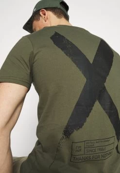 En Promotion Pier One T-shirt Imprimé T-shirts Col Rond Homme -Fashion Soldes d757ba5e355f4f07bedcbf9d89b2d3b4