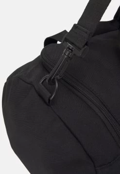 Pier One Prix Sacrifiés UNISEX – Sac De Sport Sacs Et Accessoires Fermeture éclair 9 Pier One Prix Sacrifiés UNISEX – Sac De Sport Sacs Et Accessoires Fermeture éclair -Fashion Soldes de1577cdd66a4c15b48fbcd7e73d7616