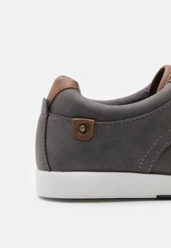 Pier One Chaussures à Lacets Bas Prix Derbies, Richelieus & Chaussures Bateau Rond Homme -Fashion Soldes dec276545971408b903fe588173e27d8