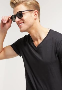 Pier One Prix Compétitif 2 PACK – T-shirt Basique T-shirts Col En V Profond Homme -Fashion Soldes e073533816284d398e474fb2d3238a21