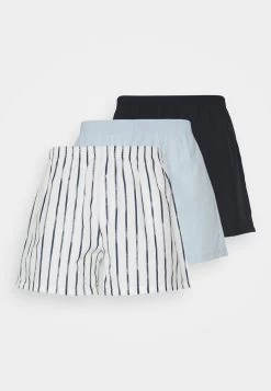 Pier One 3 PACK – Caleçon Prix Malin Sous-vêtements Normale Homme -Fashion Soldes e17fe264595f487a80ae2850b8e3372e 1