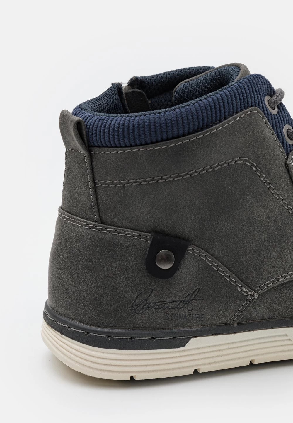 Pier One Baskets Montantes Prix Abordable Baskets & Sneakers Rond Homme 6 Pier One Baskets Montantes Prix Abordable Baskets & Sneakers Rond Homme – Image 6