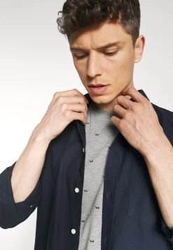 Pier One T-shirt Imprimé Prix Allégé T-shirts Col Rond Homme 11 Pier One T-shirt Imprimé Prix Allégé T-shirts Col Rond Homme -Fashion Soldes e3884c285e1d4196b2b6f8b7d26bc5dc