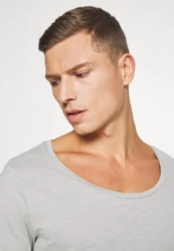 Pier One T-shirt Basique Assurance De L’Authenticité T-shirts Encolure Large Ronde Homme 17 Pier One T-shirt Basique Assurance De L’Authenticité T-shirts Encolure Large Ronde Homme -Fashion Soldes e58cbefeeef0416682b9d465dd63a942