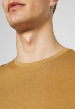 Pier One 5 PACK – T-shirt Basique Prix Sacrifiés T-shirts Col Rond Homme 28 Pier One 5 PACK – T-shirt Basique Prix Sacrifiés T-shirts Col Rond Homme -Fashion Soldes e6d788f84bb349b1a0ea875ccf85985b