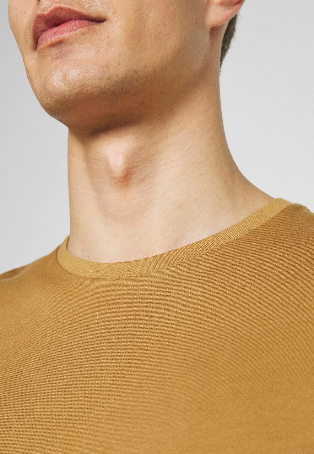 Pier One 5 PACK – T-shirt Basique Prix Sacrifiés T-shirts Col Rond Homme 9 Pier One 5 PACK – T-shirt Basique Prix Sacrifiés T-shirts Col Rond Homme – Image 9